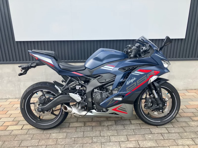 Kawasaki NINJA ZX-25R лот № 02142 оценка 5  с аукциона в Японии