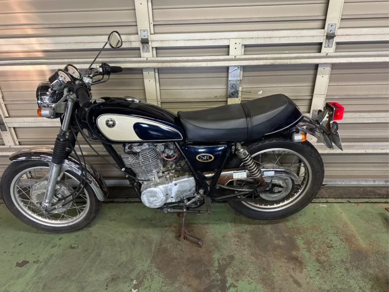 Yamaha SR400-1