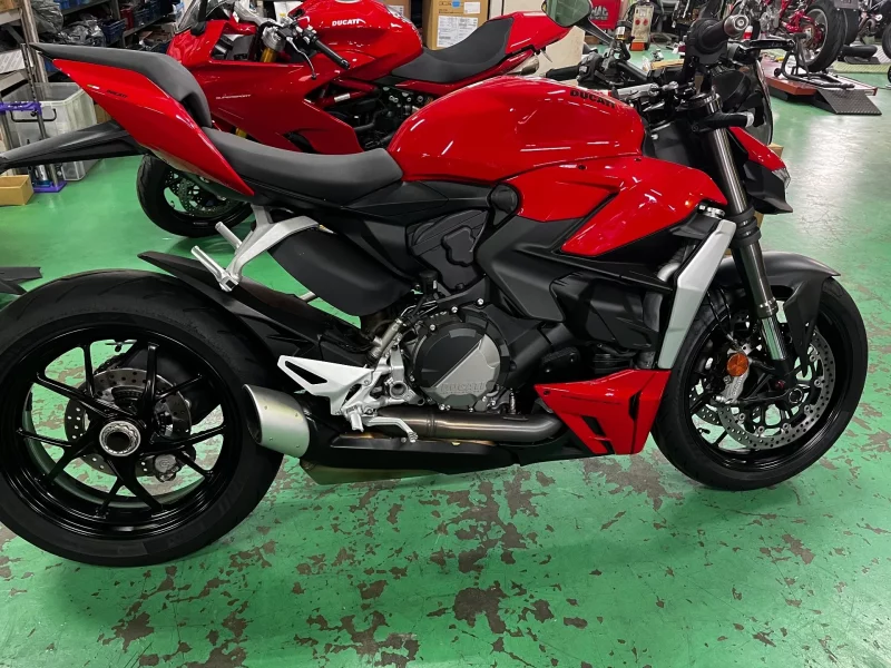 Ducati DUCATI STREET FIGHTER V2