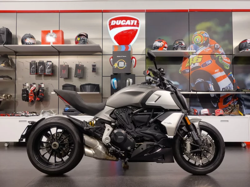 Ducati  DIAVEL 1260 лот № 04431 оценка 4  с аукциона в Японии