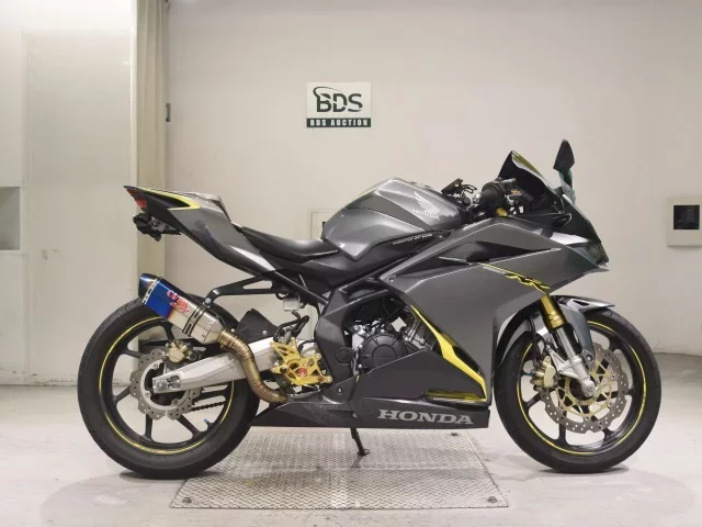 Honda CBR250RR-2 лот № 5131 оценка 4  с аукциона в Японии