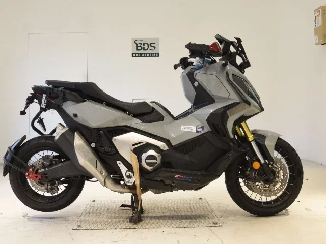 Honda X-ADV750-2