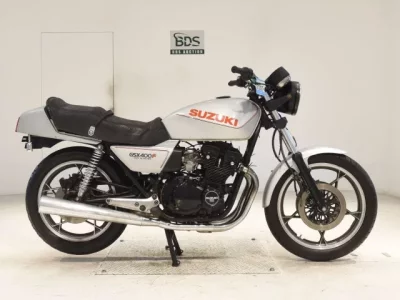 Suzuki GSX400F TSUUKANSHO