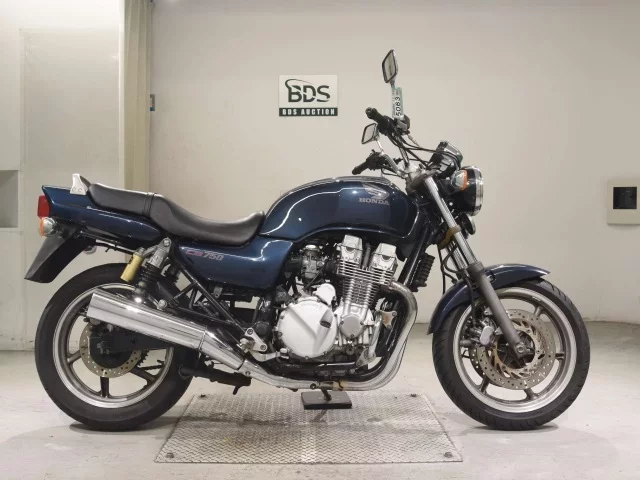 Honda CB750 лот № 5063 оценка 4  с аукциона в Японии