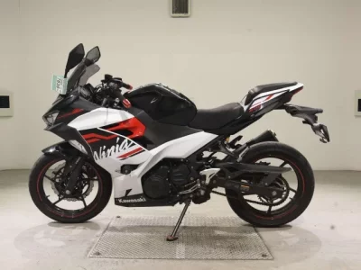 Kawasaki NINJA400-2 лот № 7636 оценка 4  с аукциона в Японии 2