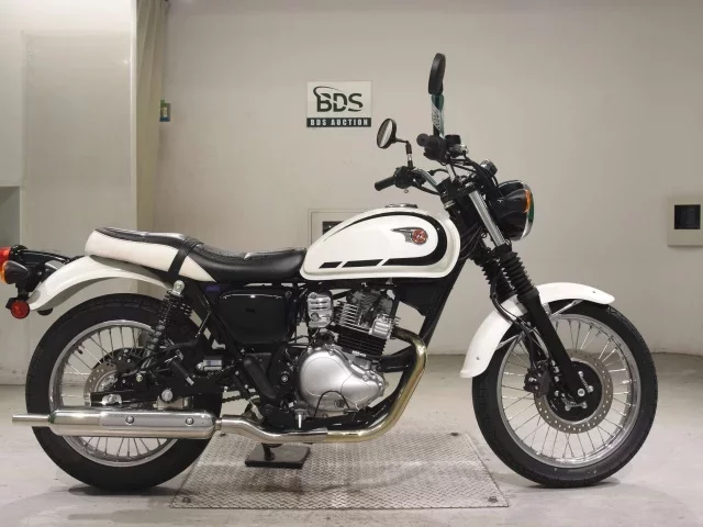 Kawasaki W230 лот № 5004 оценка 7  с аукциона в Японии