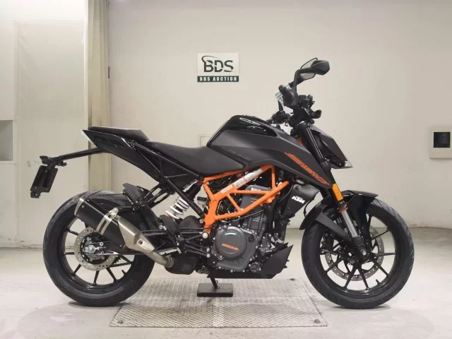 KTM  390 DUKE лот № 7577 оценка 7  с аукциона в Японии