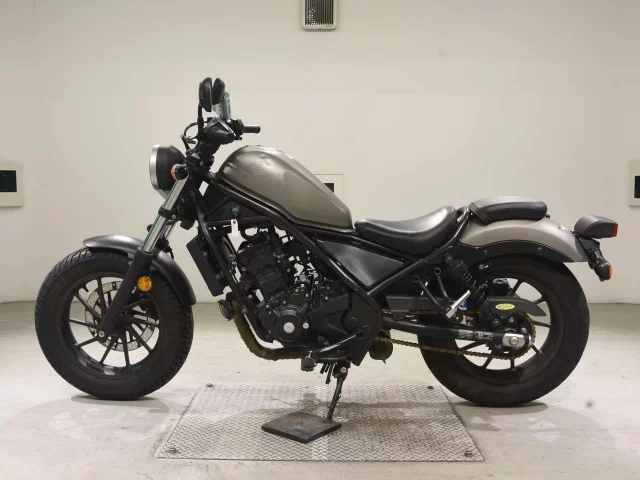 Honda REBEL