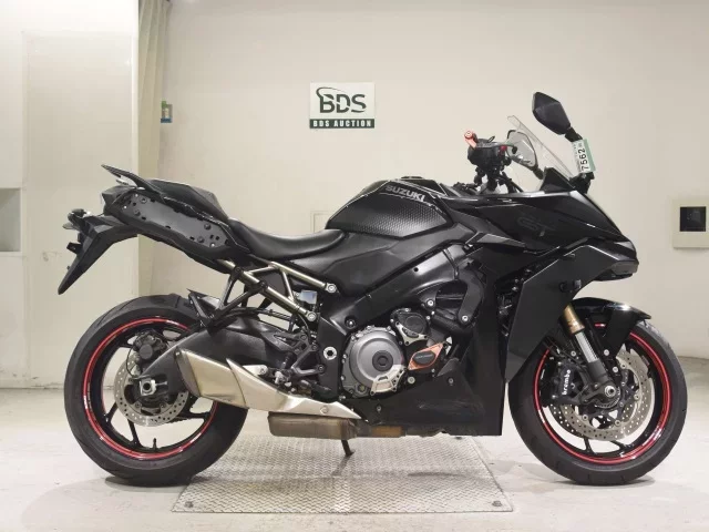 Suzuki GSX-S1000GT лот № 7562 оценка 4  с аукциона в Японии