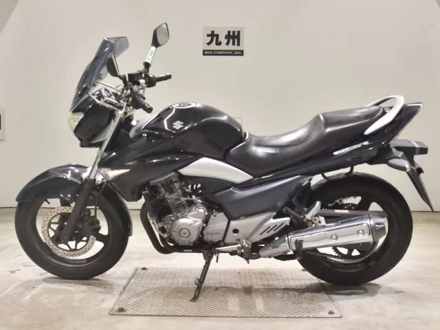 Suzuki GSR250