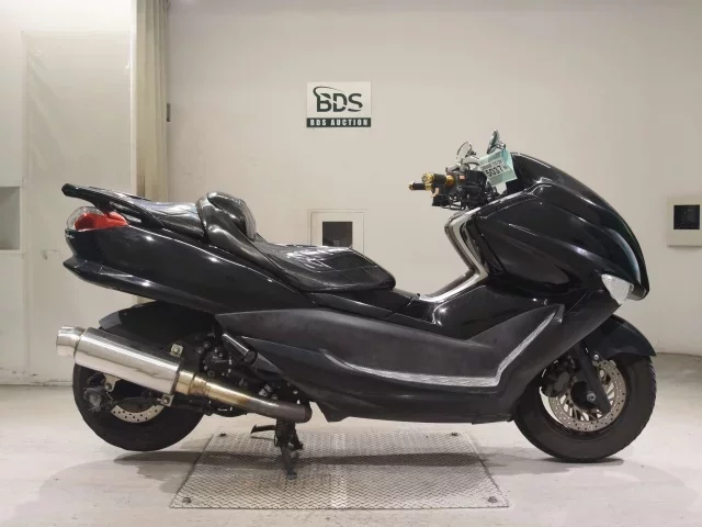 Yamaha MAJESTY 250-4 лот № 5037 оценка 4  с аукциона в Японии