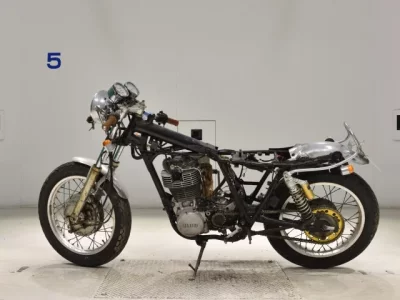 Yamaha SR400-2 SHO LOUIS NOT EQUIPPED