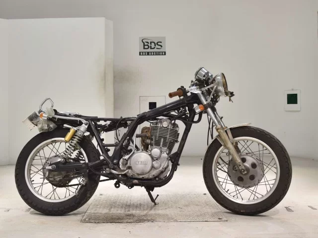 Yamaha SR400-2 SHO LOUIS NOT EQUIPPED