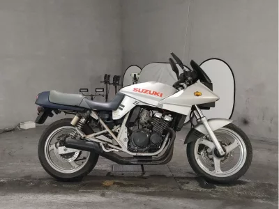 Suzuki GSX250 KATANA