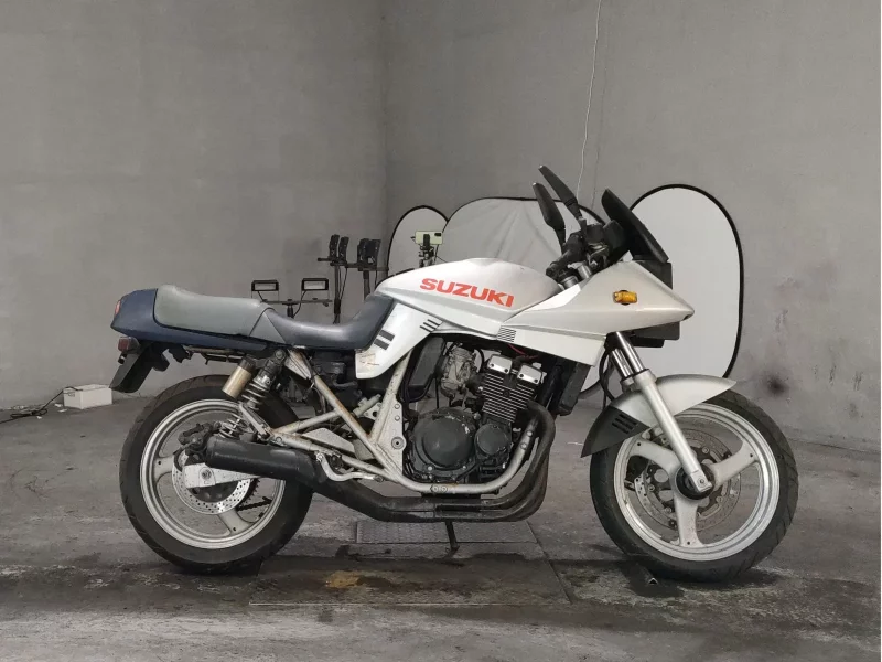 Suzuki GSX250 KATANA