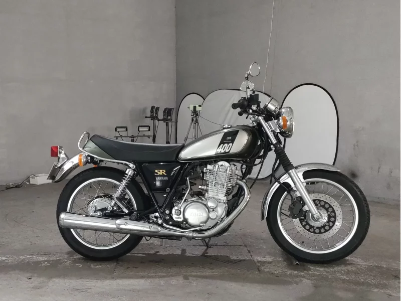 Yamaha SR400-1