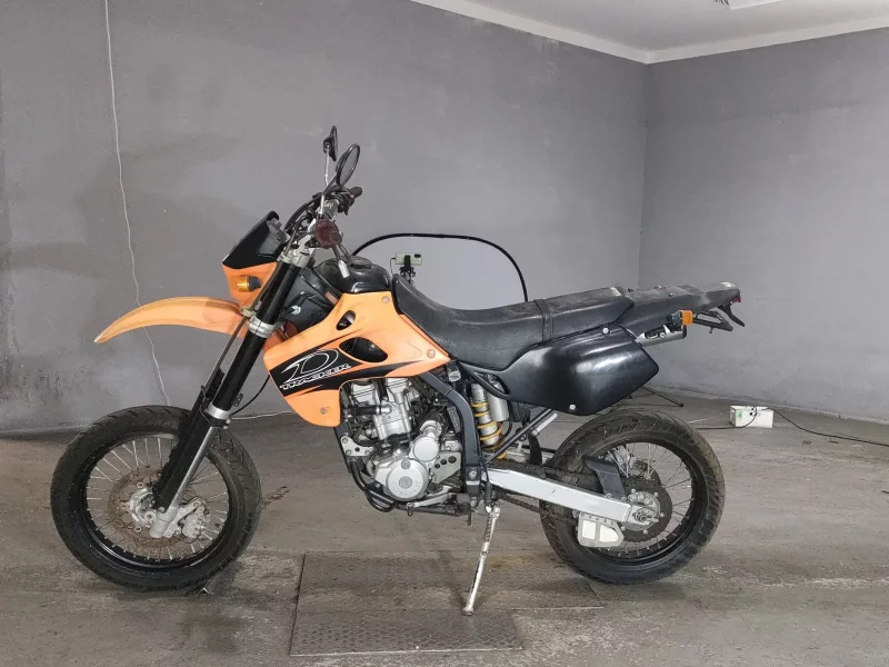 Kawasaki D-TRACKER