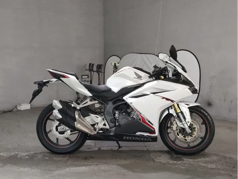 Honda CBR250RR лот № 7079 оценка 4  с аукциона в Японии