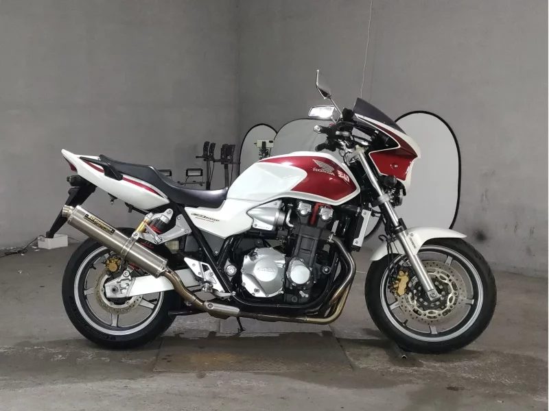 Honda CB1300SF лот № 8147 оценка 4  с аукциона в Японии