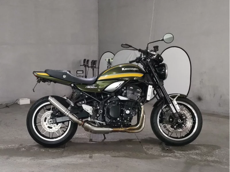 Kawasaki Z900RS лот № 8159 оценка 4.5  с аукциона в Японии