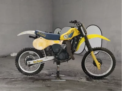 Suzuki RM125