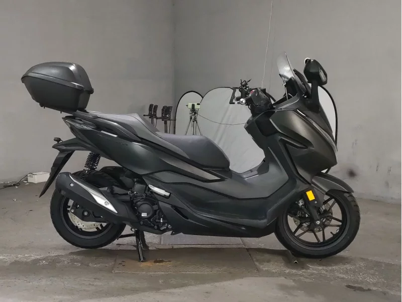 Honda FORZA лот № 7260 оценка 4  с аукциона в Японии