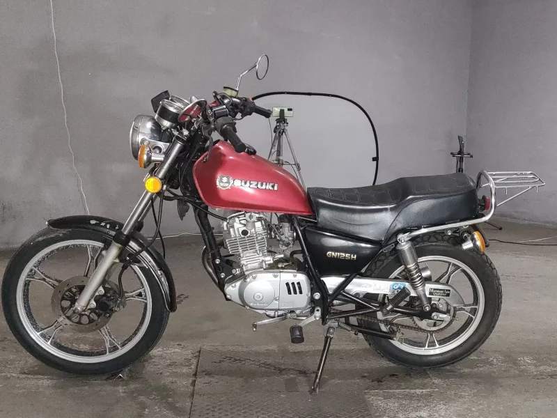 Suzuki GN125H
