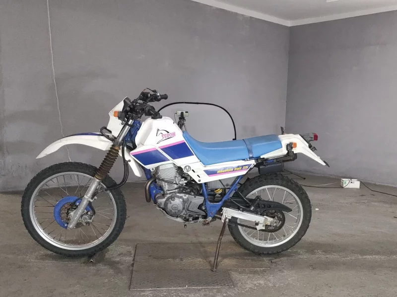 Yamaha SEROW 225