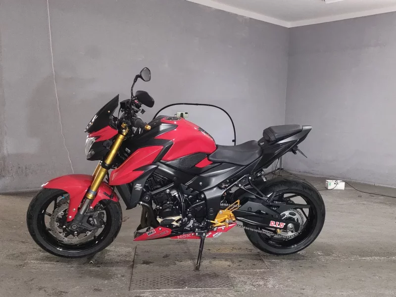 Suzuki GSX-S750