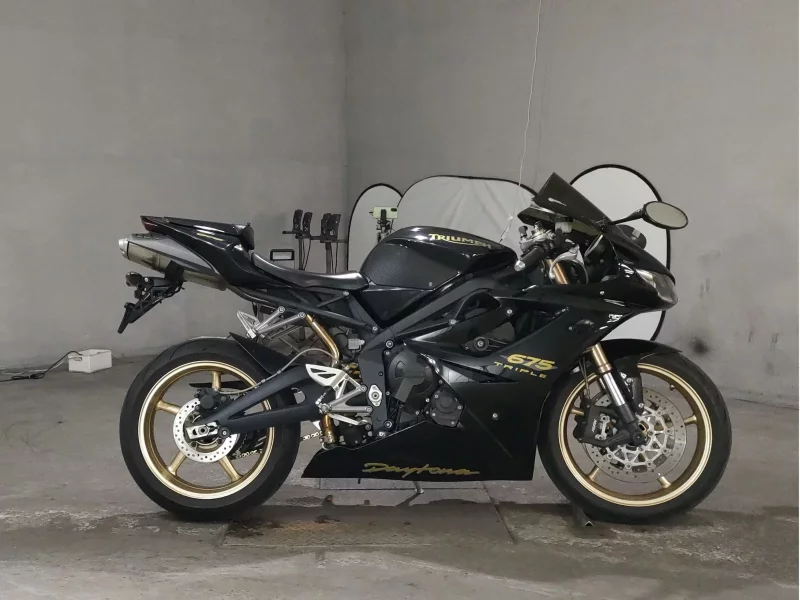 Triumph  DAYTONA675 лот № 7416 оценка 4  с аукциона в Японии
