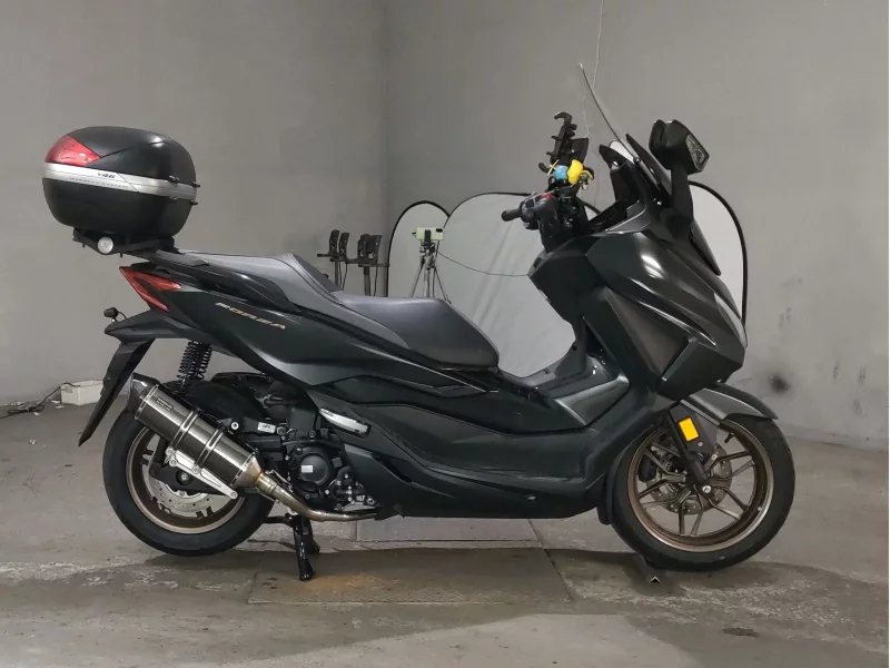 Honda FORZA лот № 7444 оценка 5  с аукциона в Японии