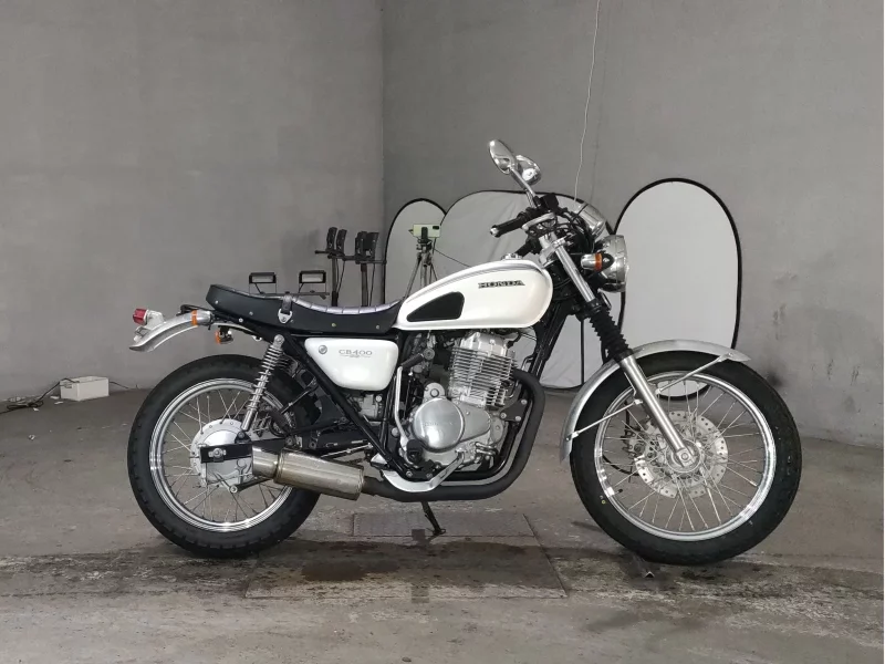 Honda CB400SS лот № 7483 оценка 4  с аукциона в Японии