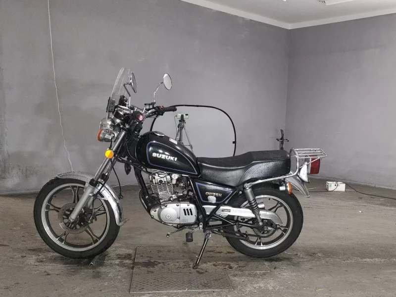 Suzuki GN125H