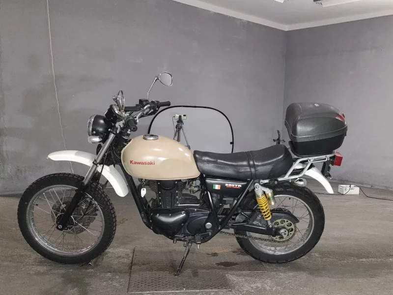 Kawasaki 250TR