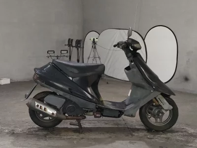 Suzuki ADDRESS V100