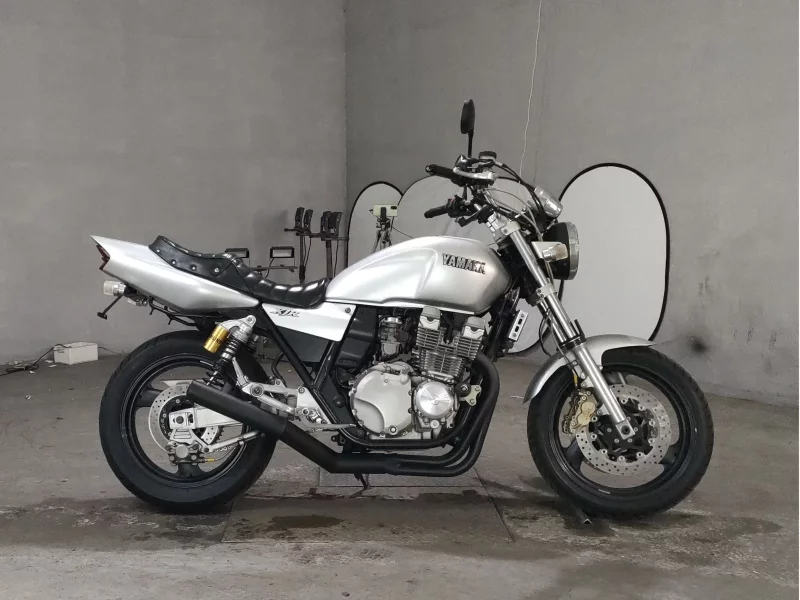 Yamaha XJR400R-1 лот № 7535 оценка 4  с аукциона в Японии