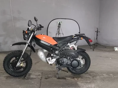 Suzuki STREET MAGIC