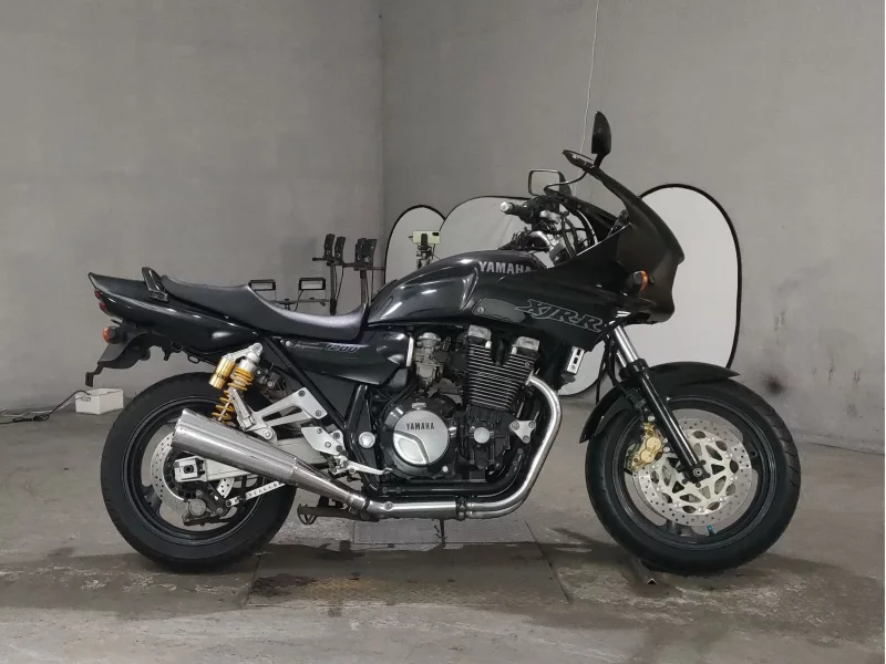 Yamaha XJR1200R