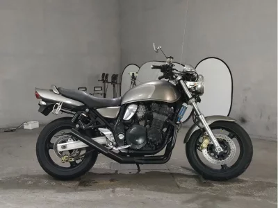 Suzuki INAZUMA 400