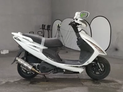 Suzuki GSR125