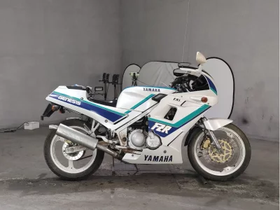 Yamaha FZR250