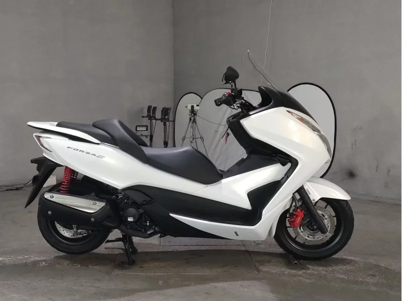 Honda FORZA лот № 1838 оценка 4  с аукциона в Японии