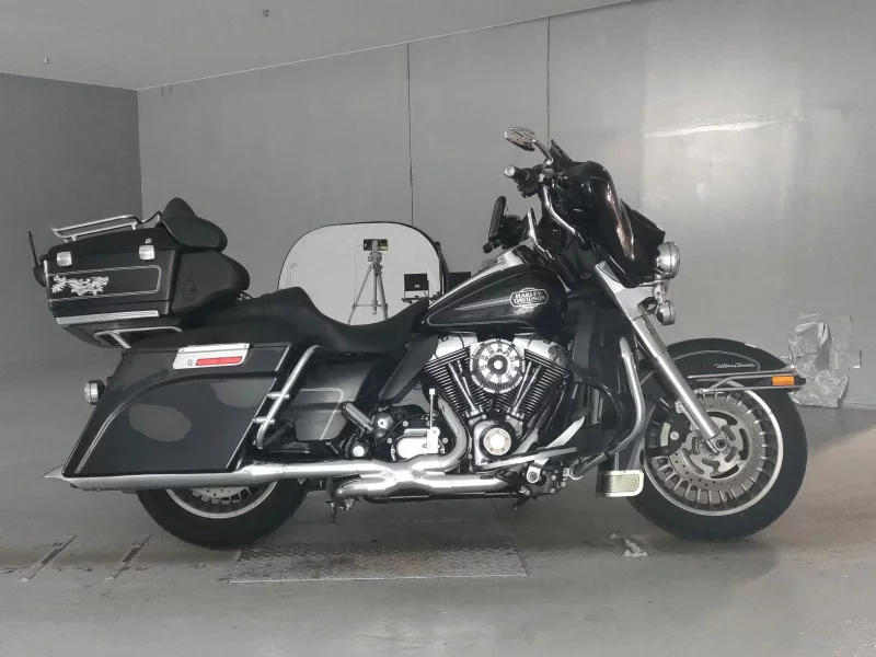 Harley-Davidson HARLEY FLHTCU1580