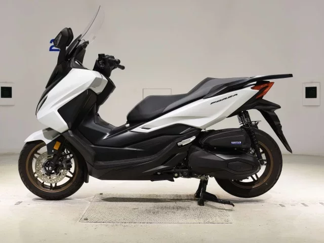 Honda FORZA -6