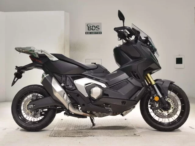 Honda X-ADV750-2 лот № 3129 оценка 5  с аукциона в Японии