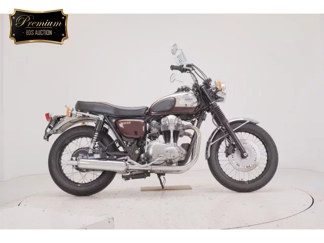 Kawasaki W650 лот № 0132 оценка 5  с аукциона в Японии