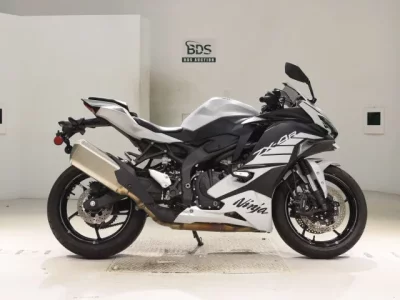 Kawasaki ZX-4R SE