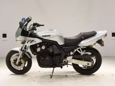 Yamaha FZ400  с аукциона в Японии