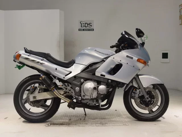 Kawasaki ZZR400-2 лот № 0218 оценка 4  с аукциона в Японии