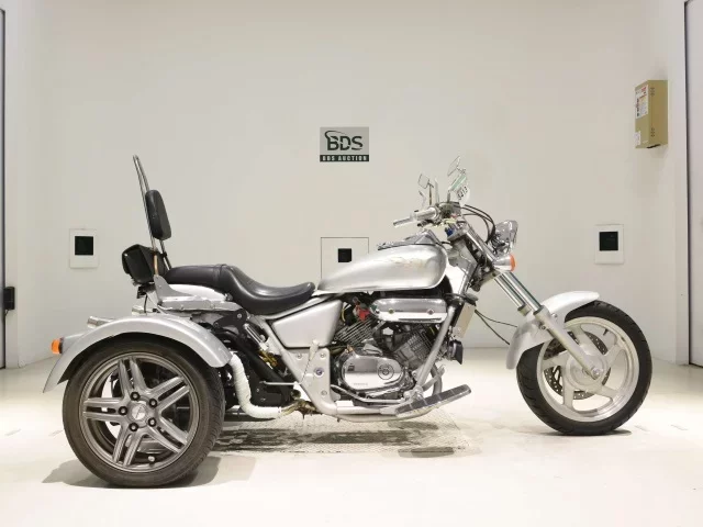 Honda MAGNA 250 TRIKE лот № 5413 оценка 4  с аукциона в Японии
